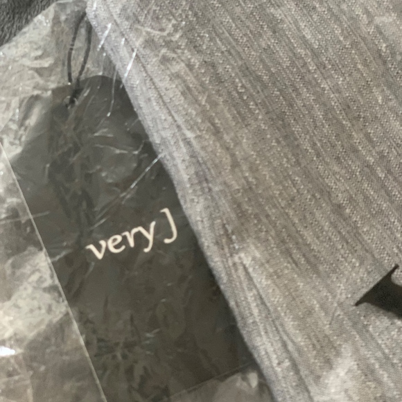 Very J Scalloped Grey Shorts Size Small  BRAND NEW - Picture 4 of 5